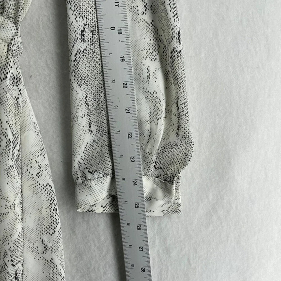Hilary Radley Dress Womens Sz M White Snakeskin Print Button-Up Drawstring Waist - Picture 4 of 10